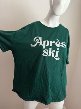 Universal Thread Deep Green Crewneck Tee